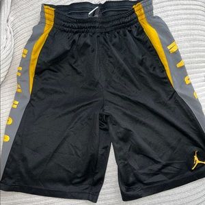 Boy Jordan Shorts Size L 12-13 years old dri-fit